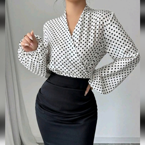 Women's Elegant Black Woven Mixed Fabric Splice Cinched Waist Bodycon Dress - Picture 3 of 5